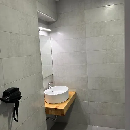 κimiro Tsilivi מלון Plános